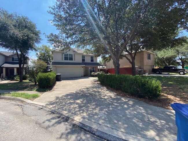 Building Photo - Spacious 3BR/2.5BA Home in San Antonio