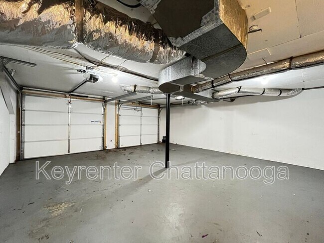 Building Photo - 7714 Basswood Dr