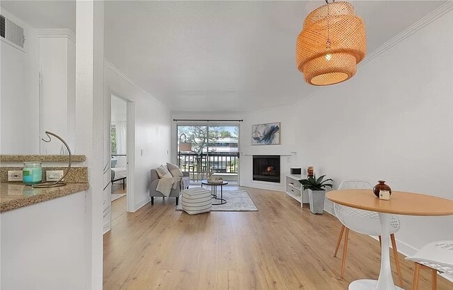 Building Photo - Comfortable Living in This Beautiful 1BR