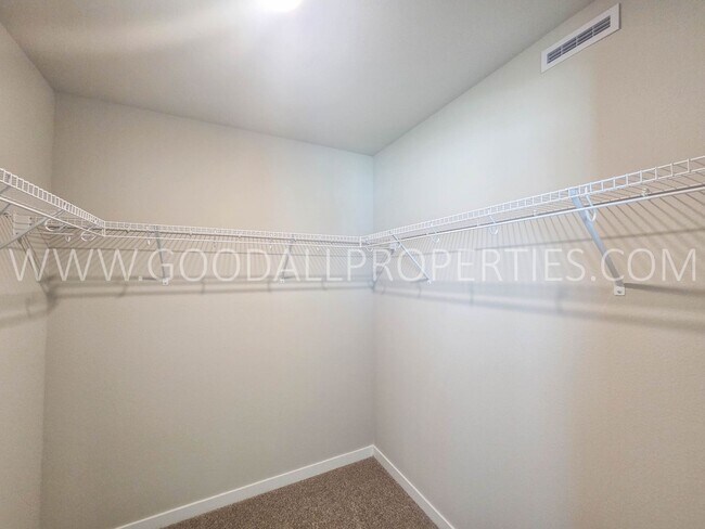 Building Photo - 3595 Pershing Ln