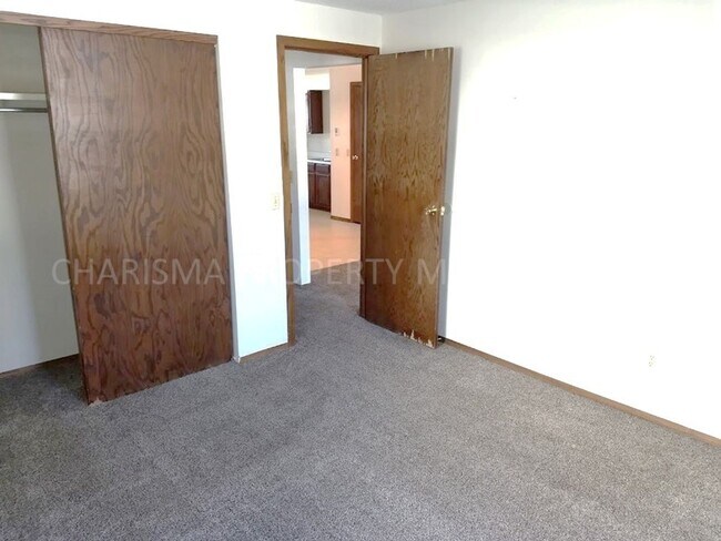 Building Photo - 2 BD - WHEN LOCATION, COMMUNITY AND PRICE MATTER...THIS IS THE PLACE FOR YOU!