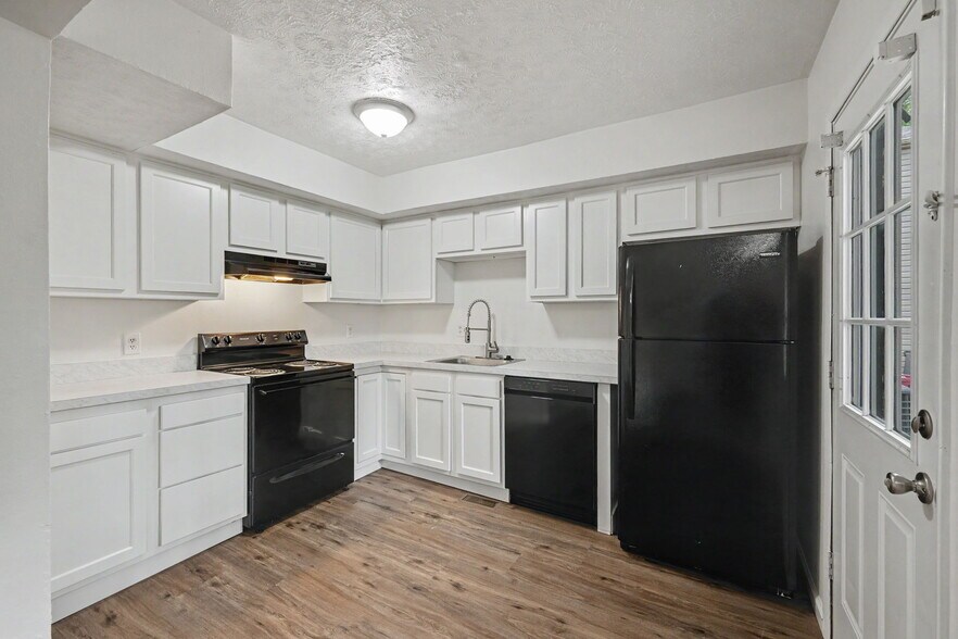 Building Photo - 7711 Brams Hill Dr