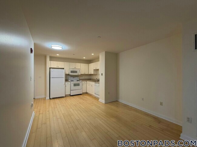 Building Photo - 40 Boylston St