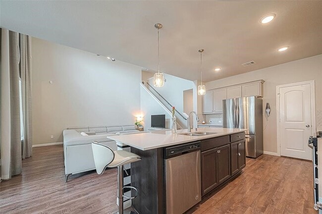 Building Photo - 21029 Crinet Square