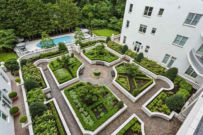 Building Photo - 2500 Peachtree Rd NW