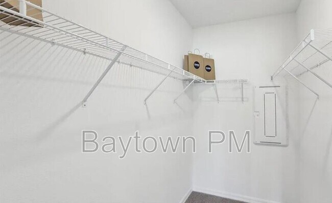 Building Photo - 32528 Weathered Oak Dr