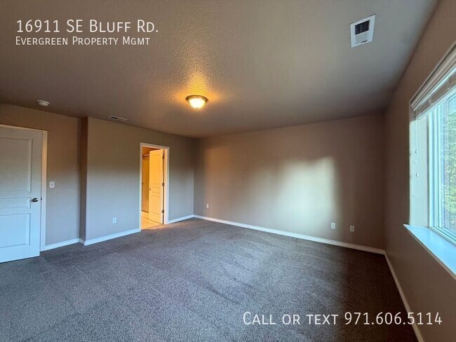 Building Photo - 16911 SE Bluff Rd
