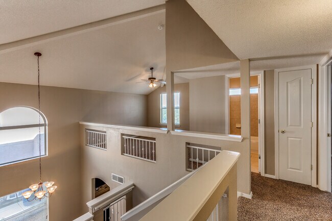 Building Photo - 3 Bedroom Northeast home for rent