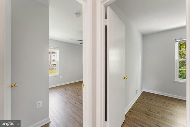 Building Photo - 15001 Cherrydale Dr