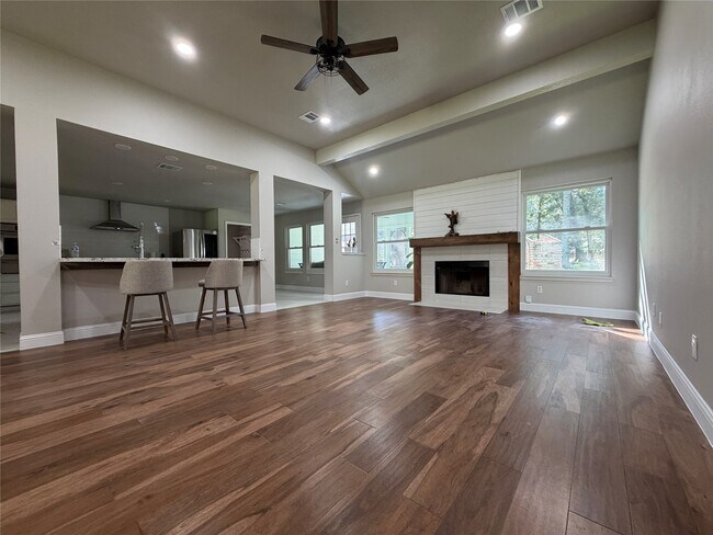 Building Photo - 28402 Ascot Farms Rd