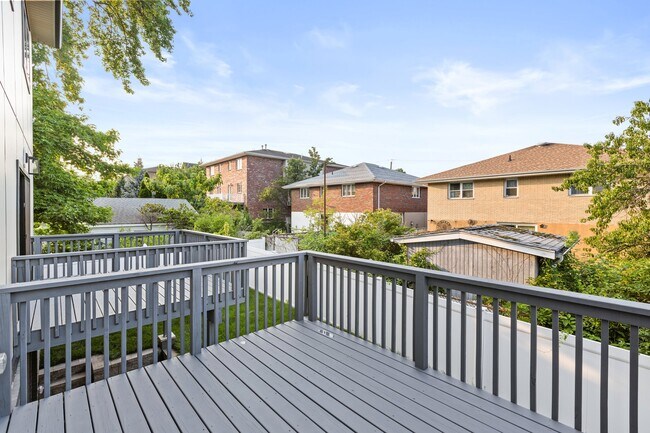 Building Photo - 57 Lincoln Ave