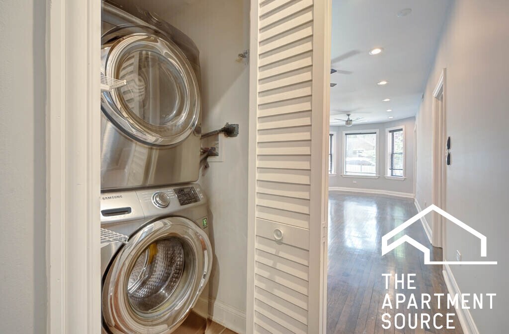 Building Photo - 2019 N Hoyne Ave