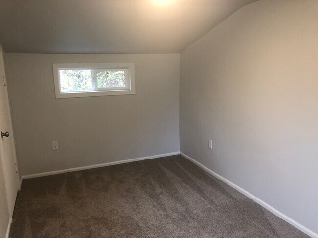 Building Photo - BEAUTIFUL TWO BEDROOM CHARMER LOCATED IN L...