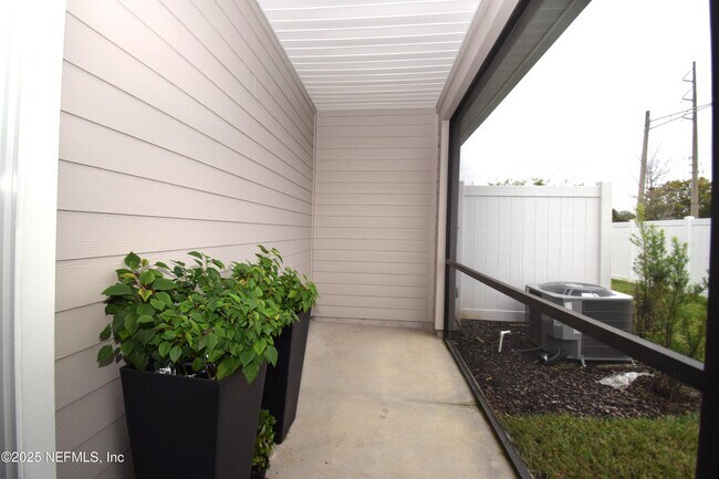 Building Photo - 6834 Golden Monarch Ave