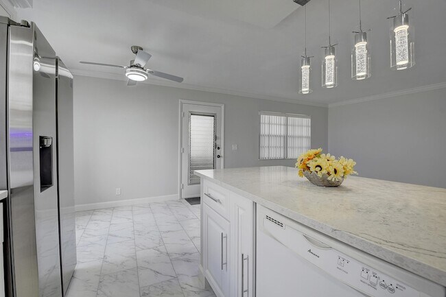 Building Photo - 974 Normandy Trail