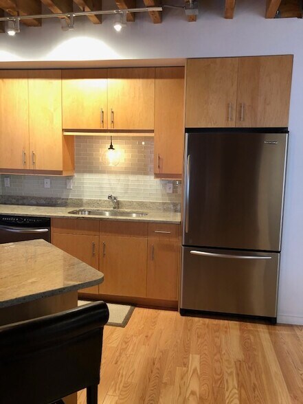 Building Photo - 101 Broad St