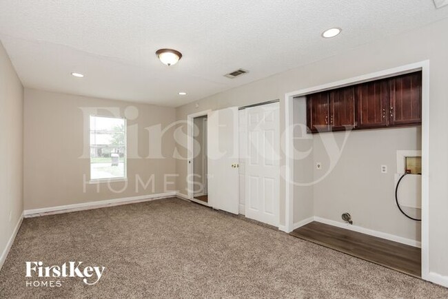 Building Photo - 308 Coury Rd