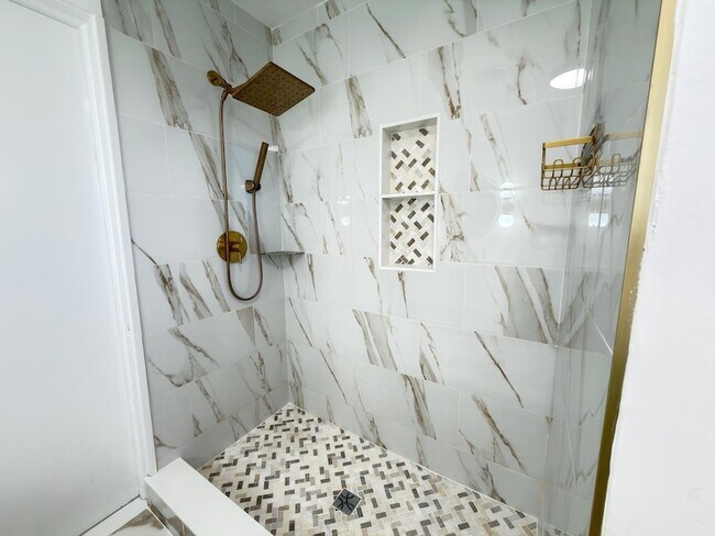 Building Photo - 802 Burks Hill Rd