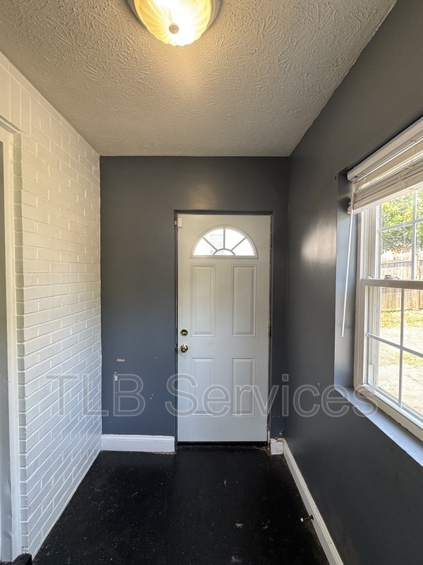 Building Photo - 310 Yeardley Ave