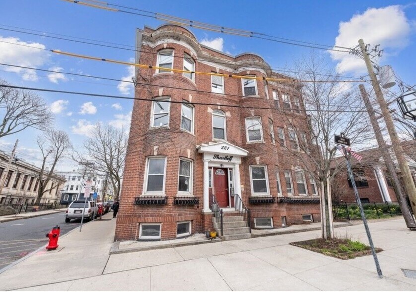 Building Photo - 221 Shurtleff St