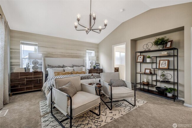 Building Photo - Beautiful 5-bedroom, 3-bath home offering 2,648 sq ft of comfortable living space on an east-faci...