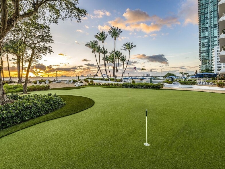 Building Photo - 555 NE 34th St