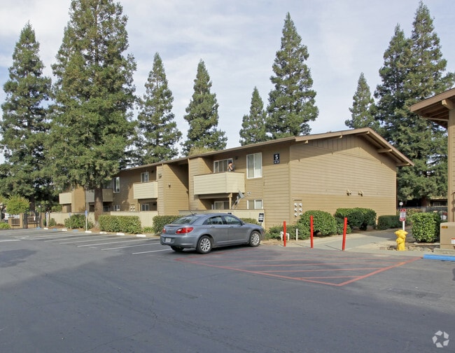 Building Photo - The Cascades Apartments