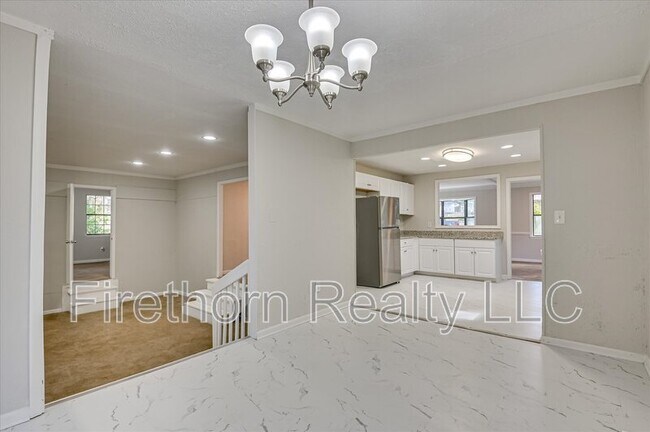 Building Photo - 2349 Henry Cir