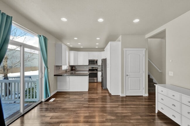 Building Photo - 794 Star Spangled Dr