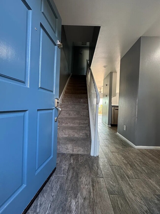 Building Photo - 7033 Marymount Way