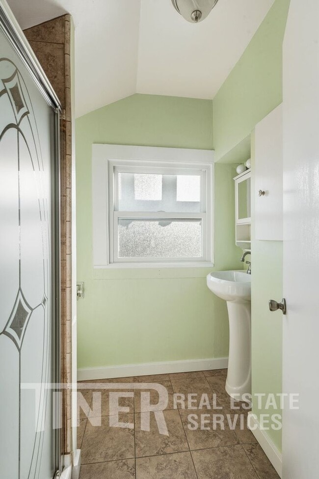 Building Photo - 2916 22nd St