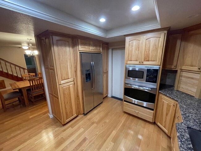 Building Photo - Magalia 2 bed 2 bath home with bonus room. Attached garage, private backyard