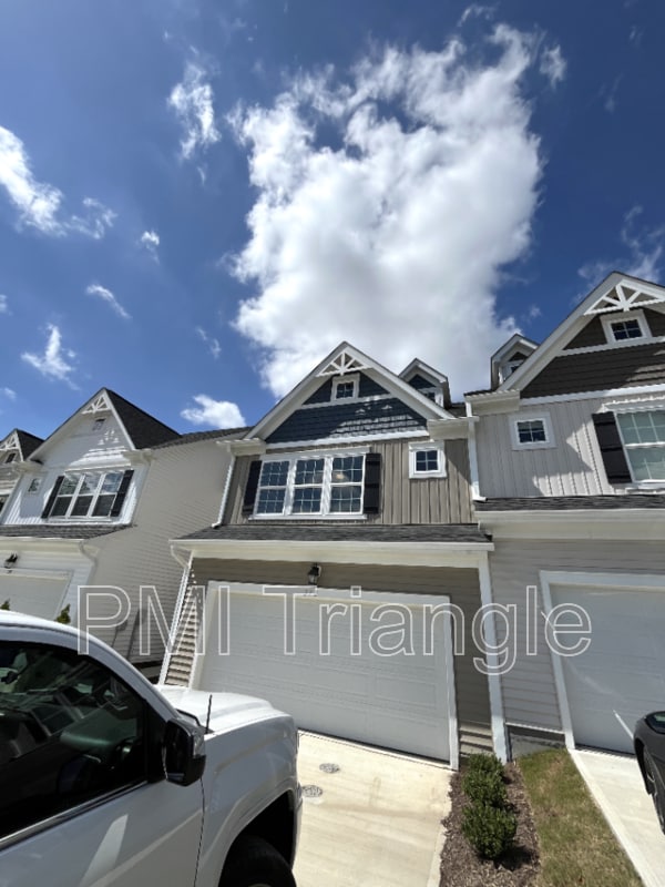 Building Photo - 272 Shingle Oak Rd