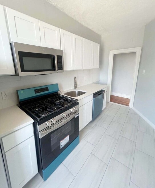 Building Photo - 1111 - Trefoil Manor