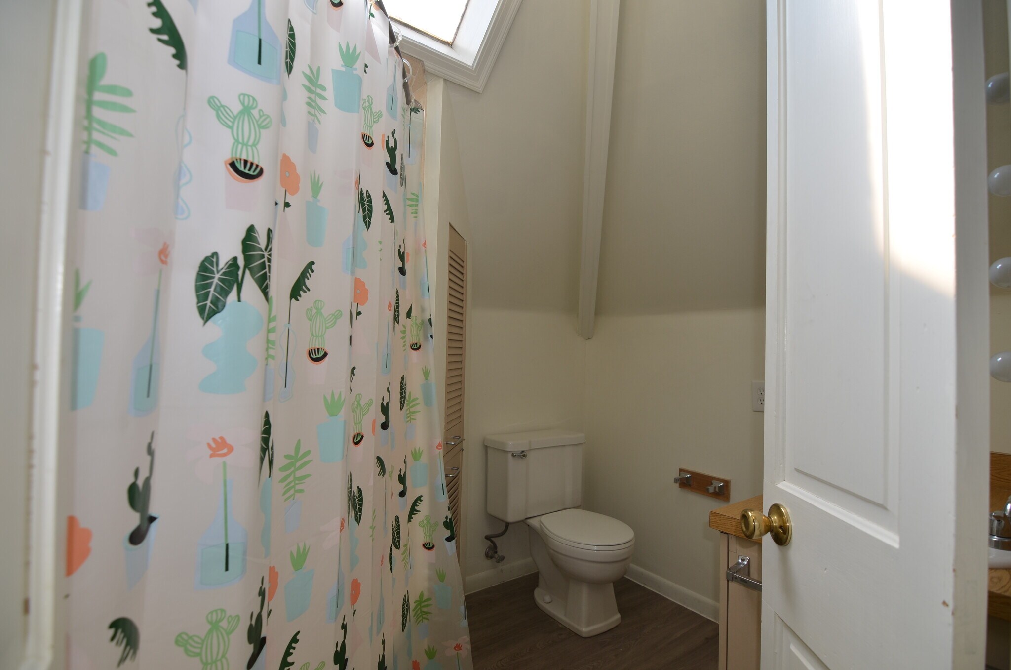 Building Photo - 6839 Plainfield Rd