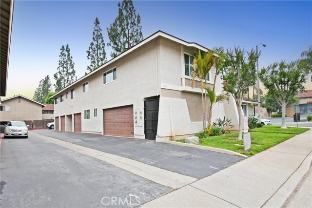 Building Photo - 3089 Gladstone St