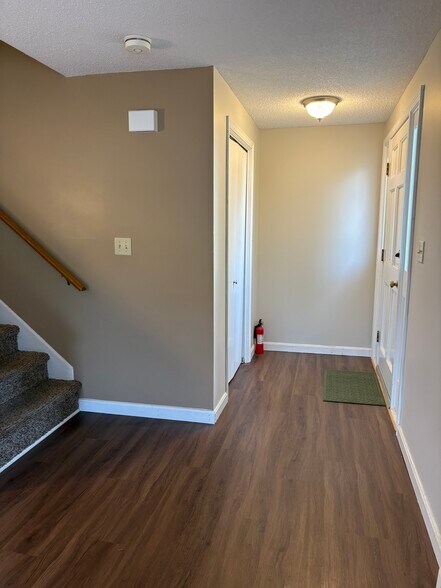 Front Door Entry/Closet - 294 Humphrey St