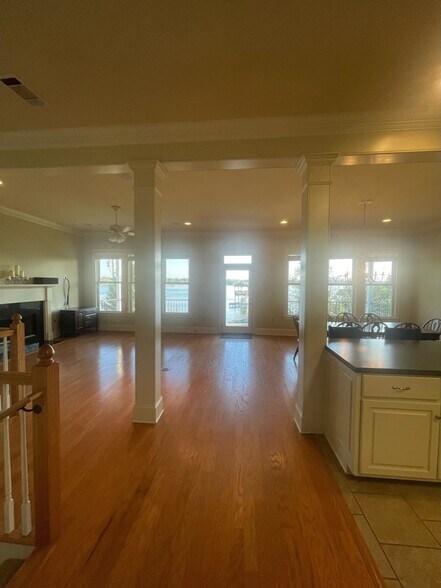 Building Photo - 1200 E Main St