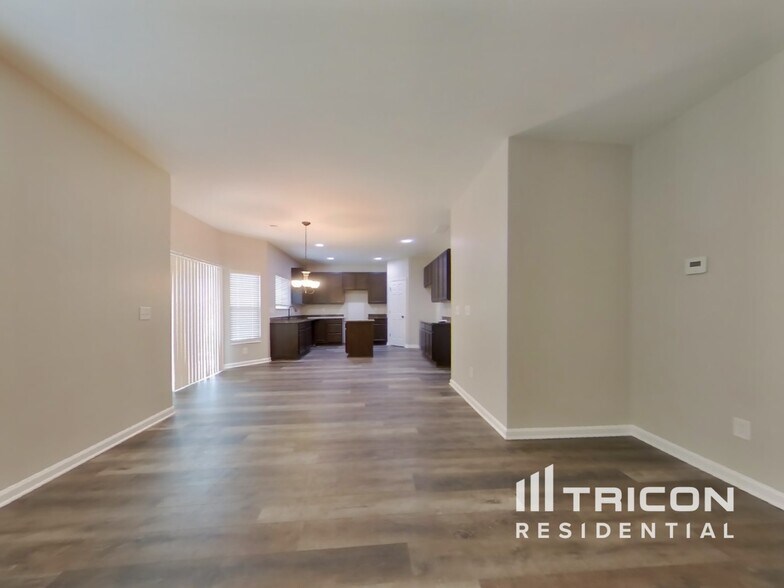 Building Photo - 10 Moonrise Crossing