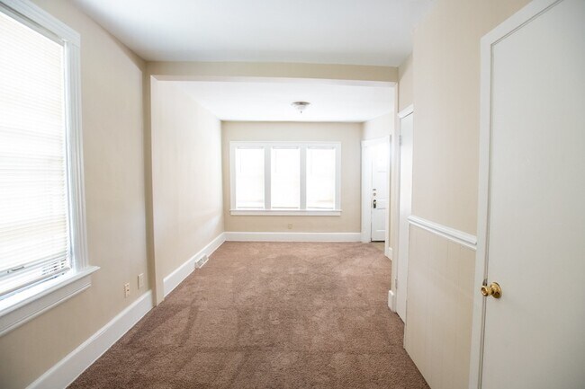 Primary Photo - 1020/1022 E Center Townhouse, Riverwest, E...