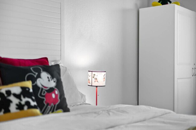 Building Photo - 8303 Palm Pkwy