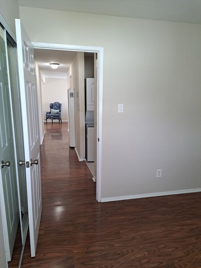 Building Photo - 1835 Carmona Ave