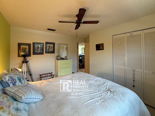 Building Photo - 9639 Greenskeeper Dr