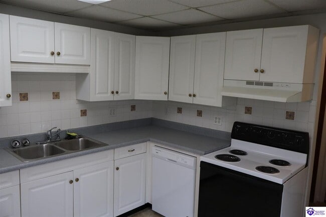 Building Photo - 316 Church St