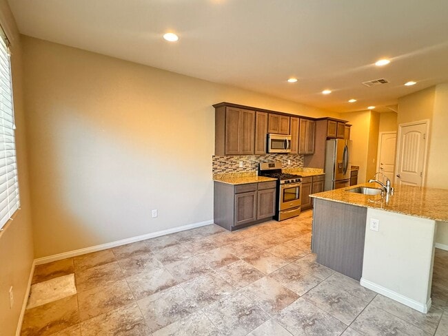 Building Photo - Beautifu 2 Story 4 bedrooms 2.5 baths located in Mountain Edge Southwest