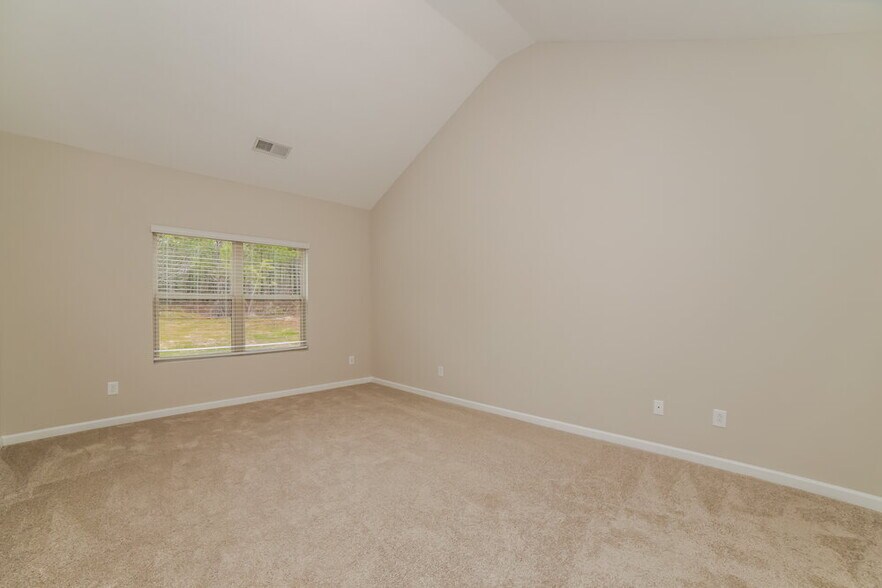 Building Photo - 312 Spruce Creek Ln