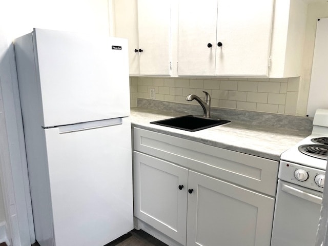 Sink & Fridge - 400 S Ashland Ave
