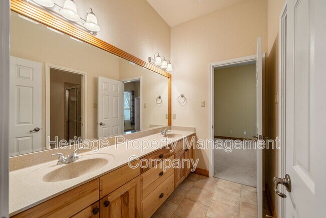 Building Photo - 2162 River Way