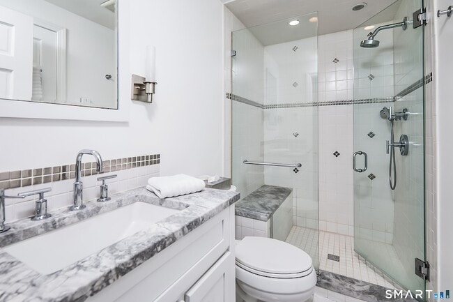 Building Photo - 188 Compo Rd S