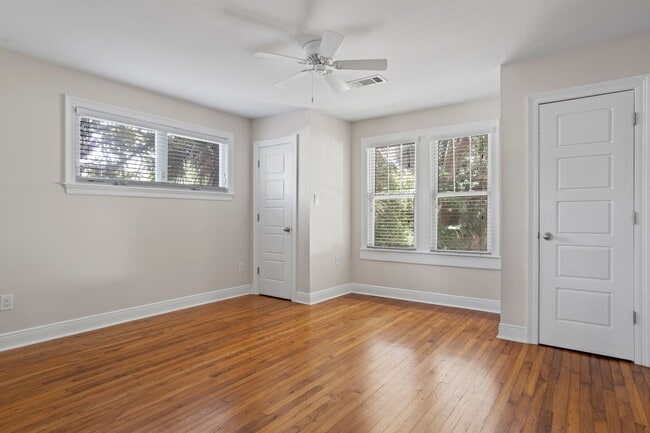 Building Photo - Charming Coastal Living in Downtown Ocean ...